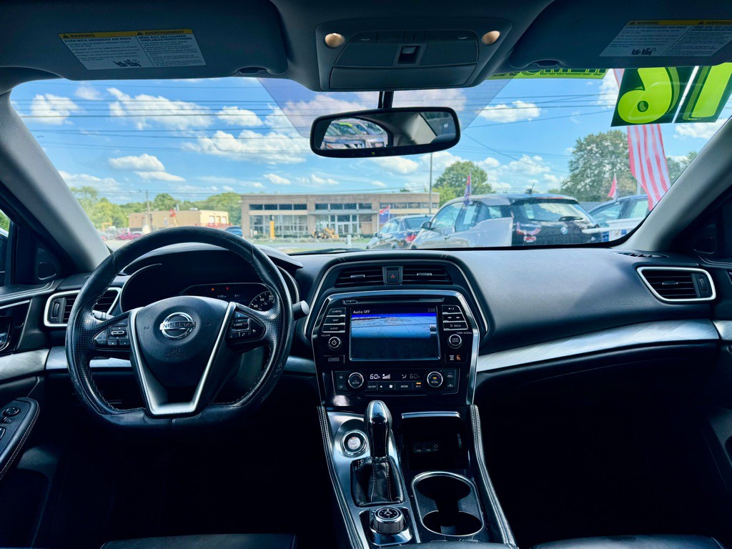 2016 Nissan Maxima Image 6