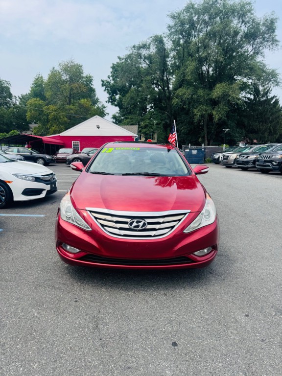 2013 Hyundai Sonata Image 2