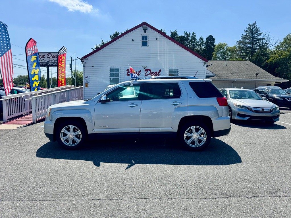2017 GMC Terrain Image 1