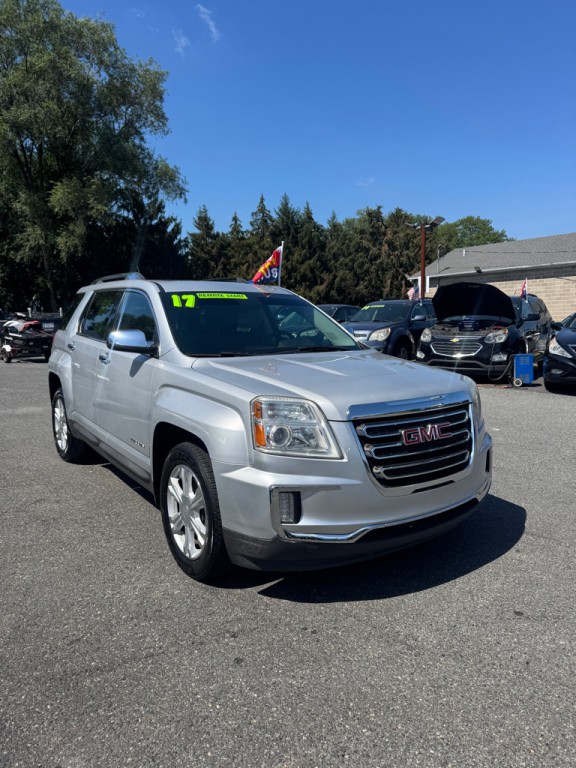 2017 GMC Terrain Image 2