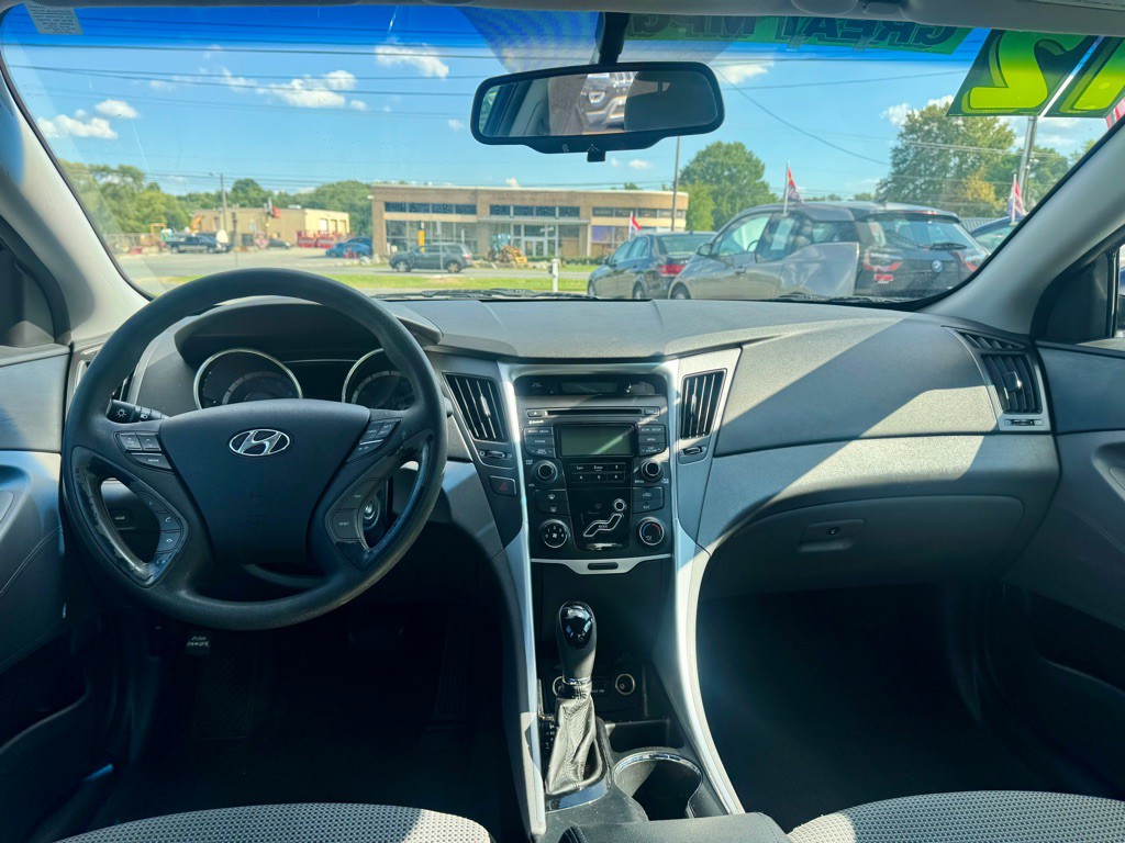 2012 Hyundai Sonata Image 6