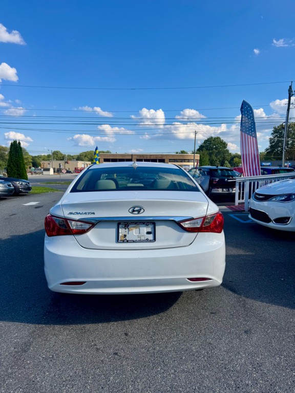 2012 Hyundai Sonata Image 4