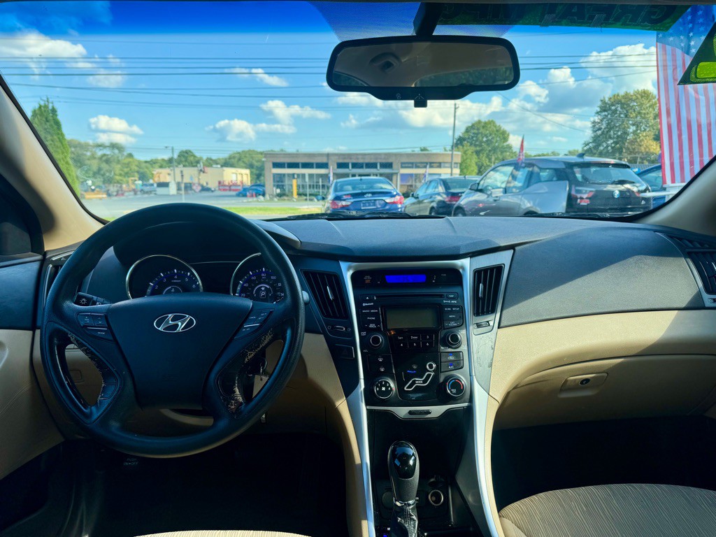 2012 Hyundai Sonata Image 6