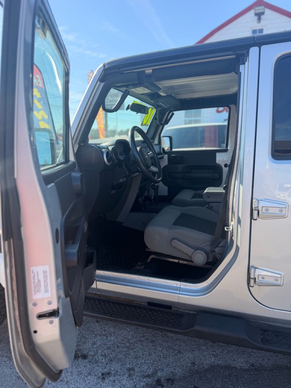 2010 Jeep Wrangler Unlimited Image 6