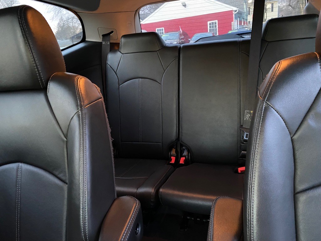 2017 Chevrolet Traverse Image 11