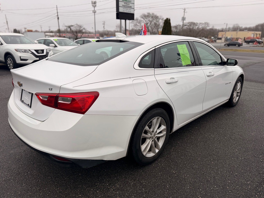 2016 Chevrolet Malibu Image 4