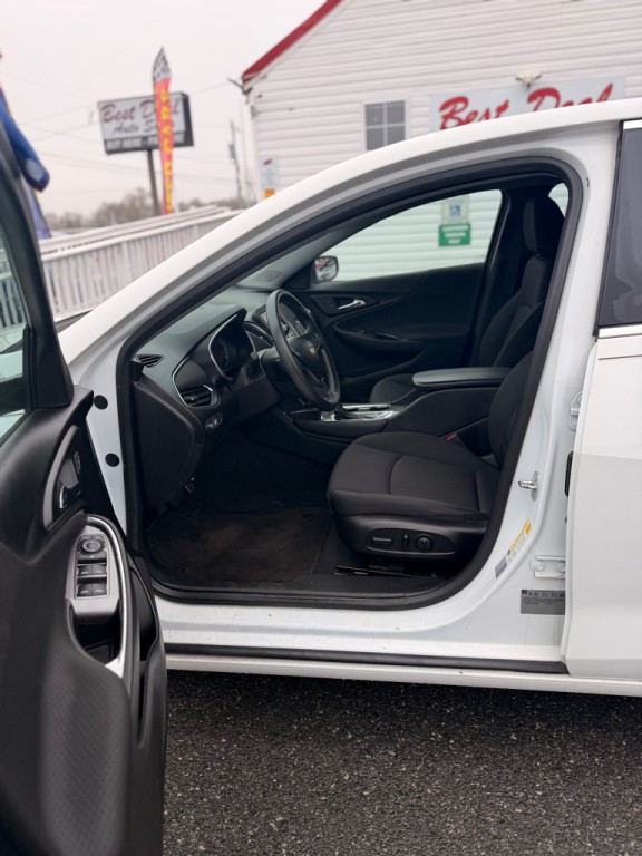 2016 Chevrolet Malibu Image 7