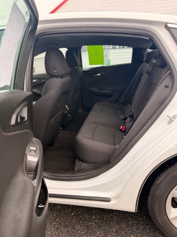 2016 Chevrolet Malibu Image 8