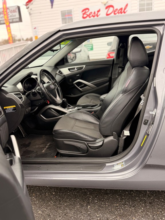 2013 Hyundai Veloster Image 6