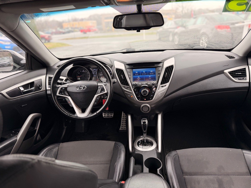 2013 Hyundai Veloster Image 10