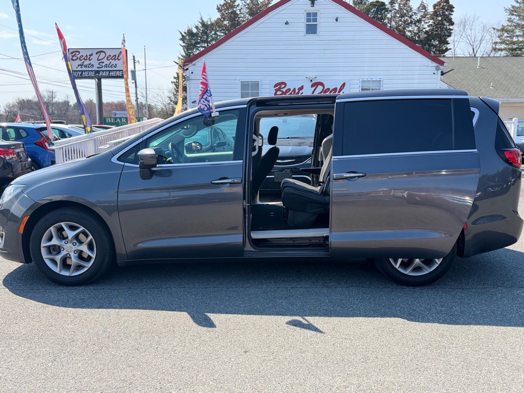 2019 Chrysler Pacifica Image 5