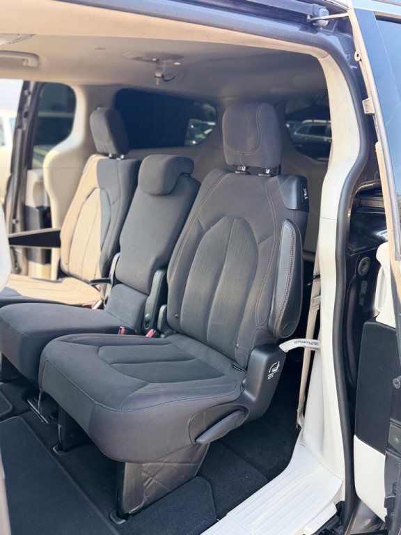 2019 Chrysler Pacifica Image 6