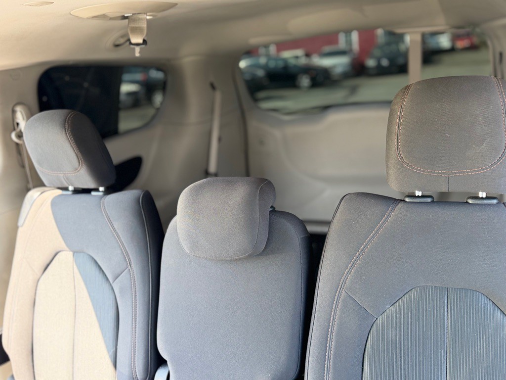 2019 Chrysler Pacifica Image 7