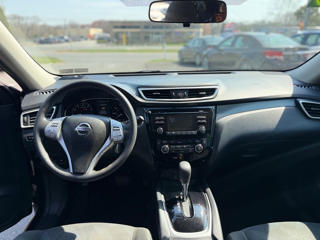 2015 Nissan Rogue Image 4