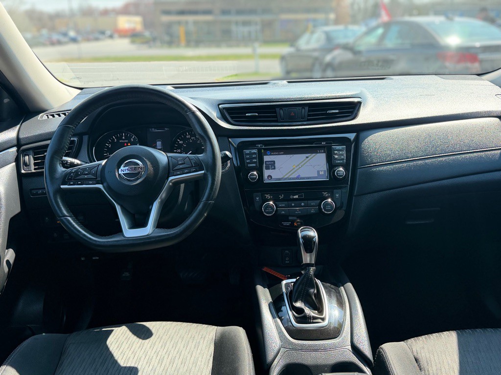 2017 Nissan Rogue Image 6