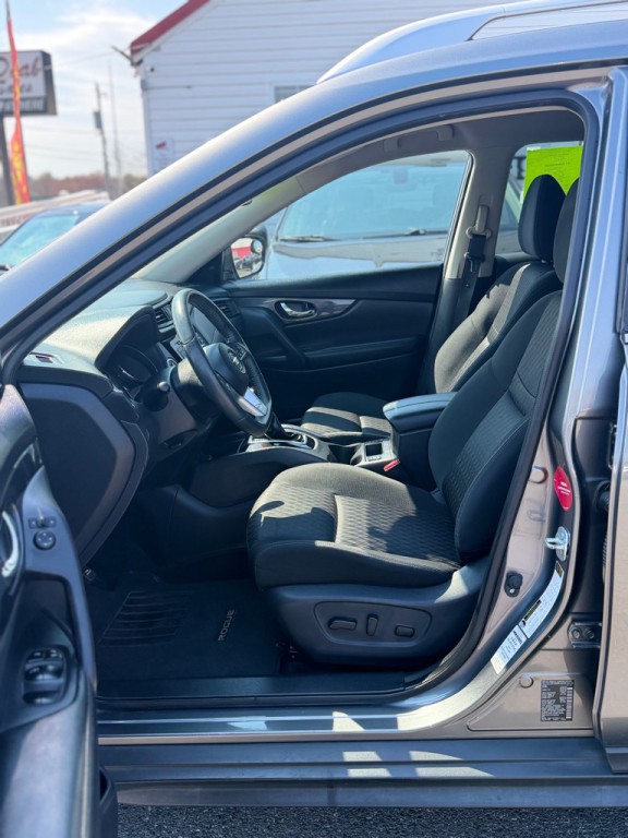 2017 Nissan Rogue Image 7