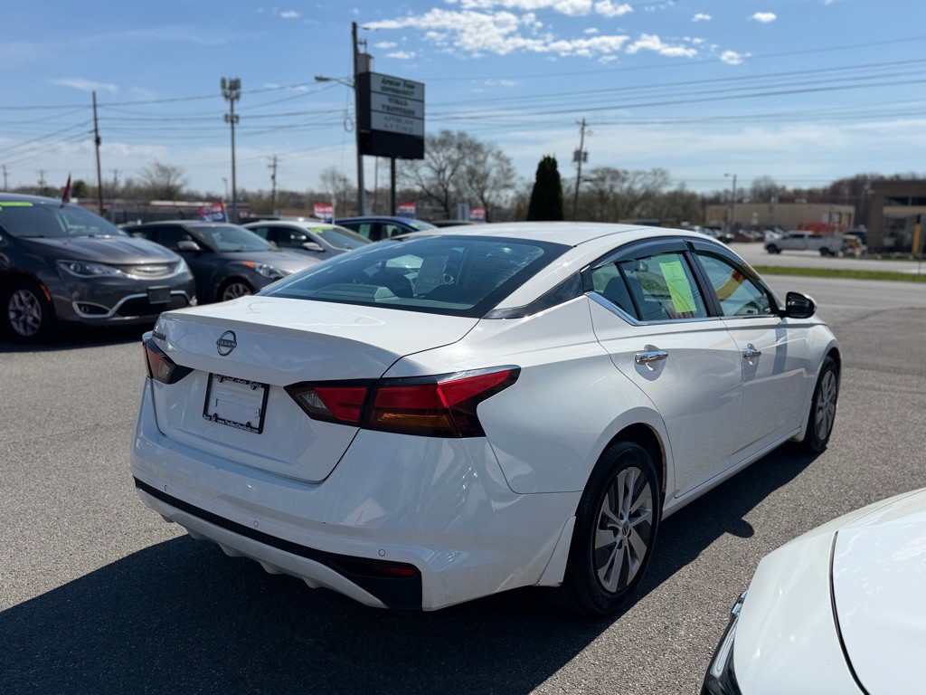 2023 Nissan Altima Image 4