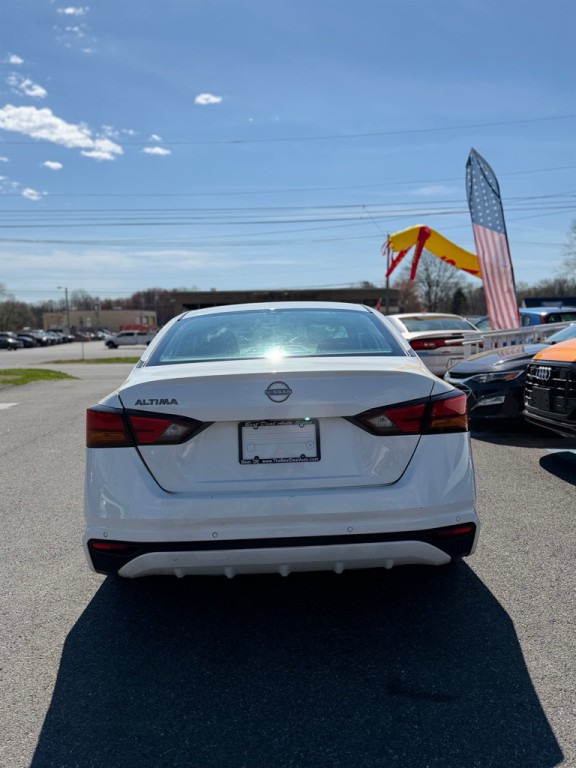 2023 Nissan Altima Image 5
