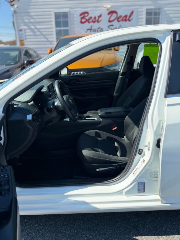 2023 Nissan Altima Image 7