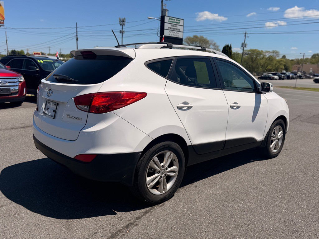 2013 Hyundai Tucson Image 4