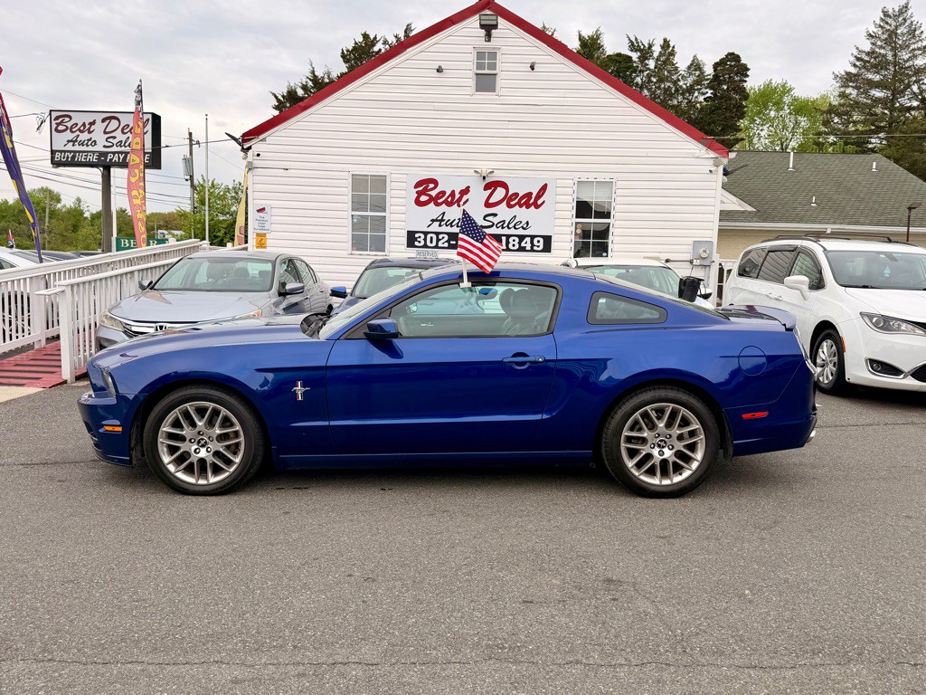 2013 Ford Mustang Image 1