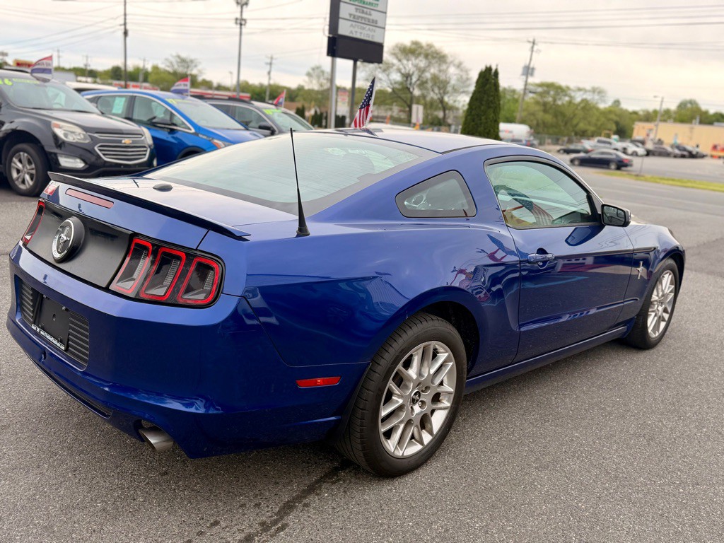 2013 Ford Mustang Image 4