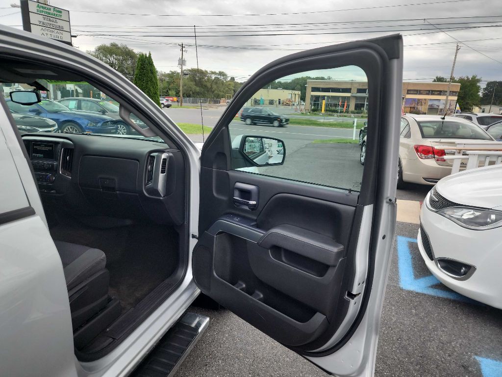 2015 Chevrolet Silverado 1500 Image 2