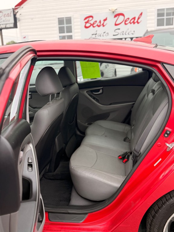 2015 Hyundai Elantra Image 8