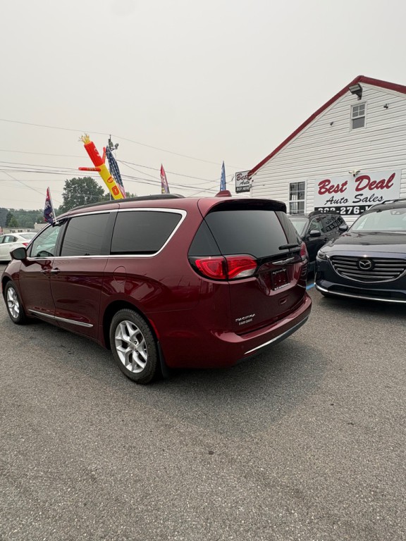 2017 Chrysler Pacifica Image 4