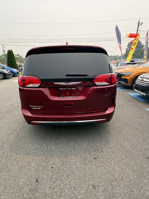 2017 Chrysler Pacifica Image 5
