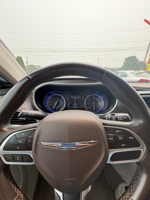 2017 Chrysler Pacifica Image 8