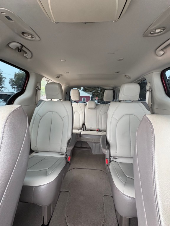 2017 Chrysler Pacifica Image 13