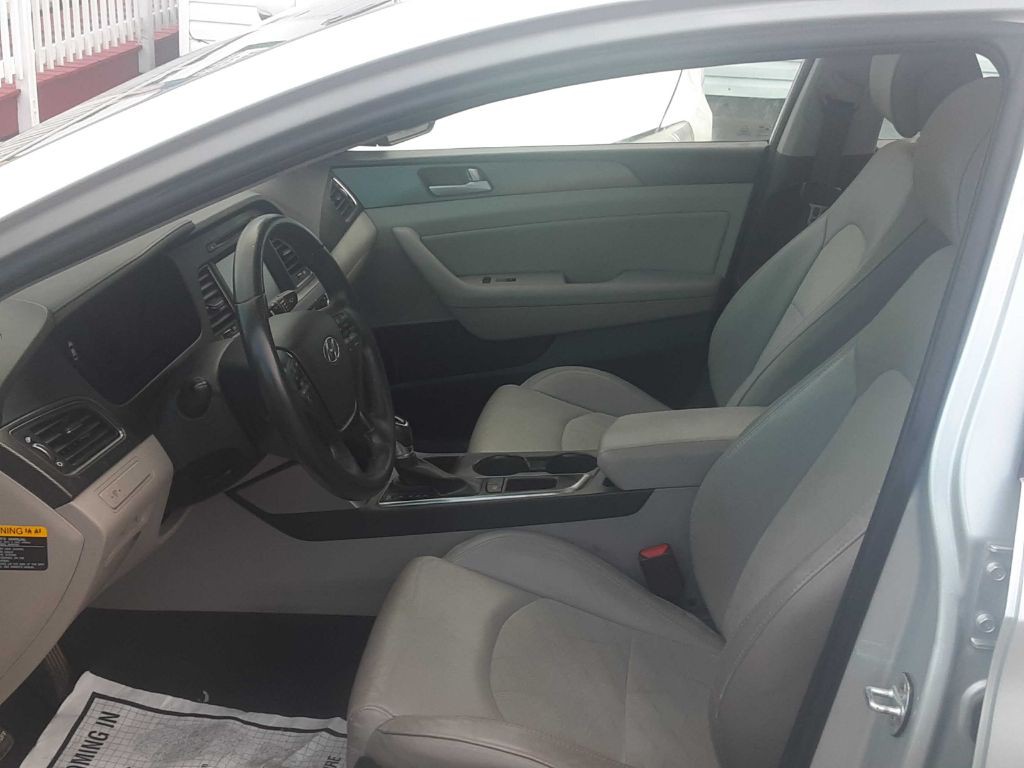 2017 Hyundai Sonata Image 6