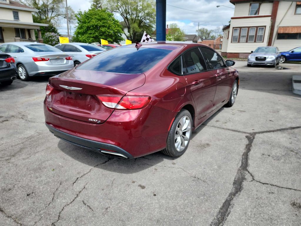 2015 Chrysler 200 Image 3