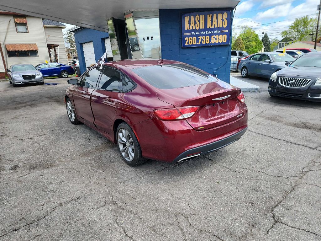 2015 Chrysler 200 Image 4