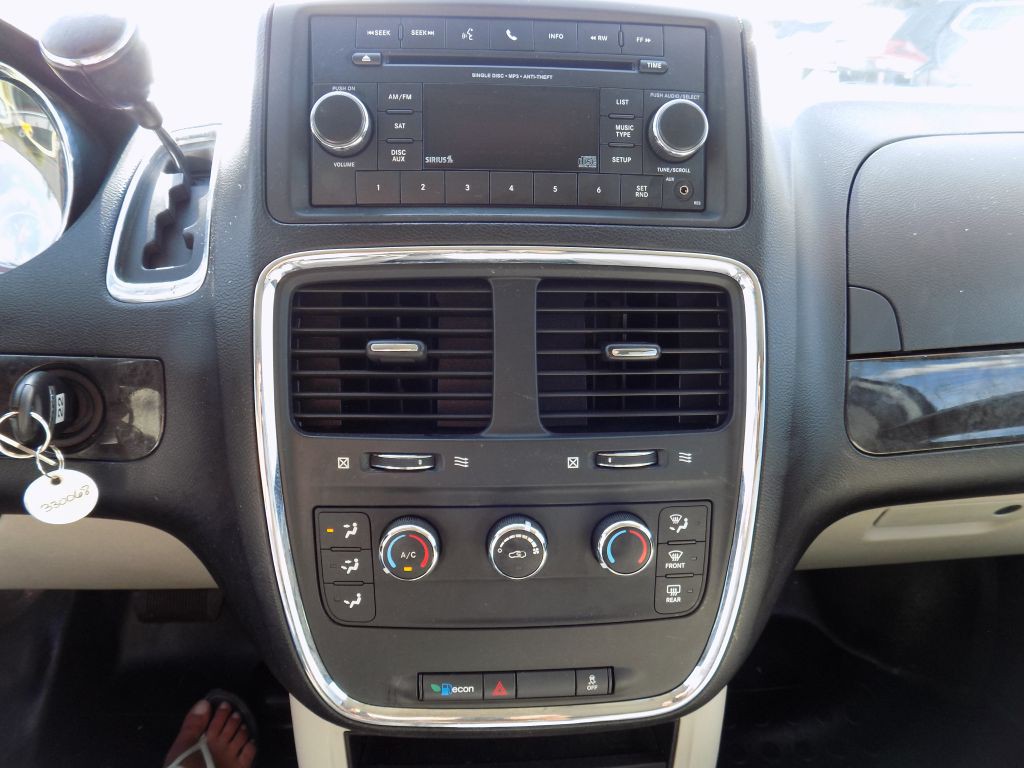 2012 Dodge Ram Van Image 19