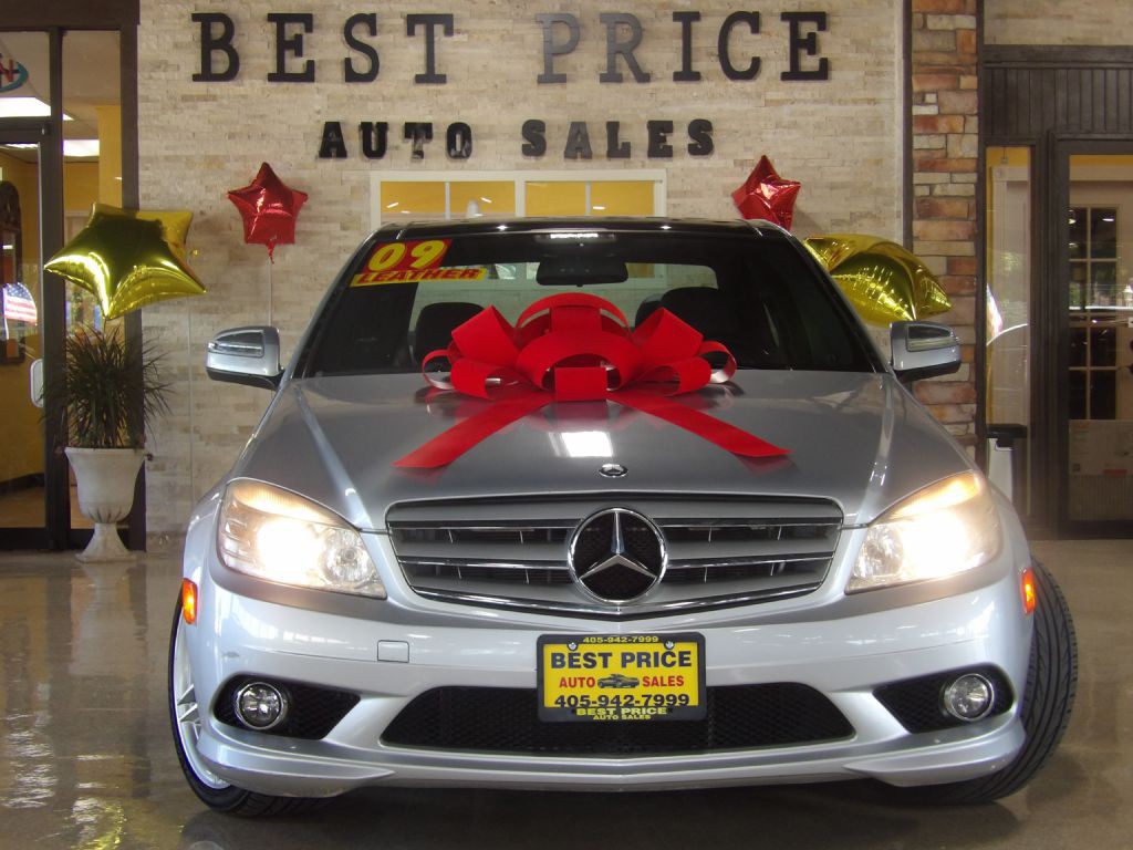 2009 Mercedes-Benz C-Class Image 2
