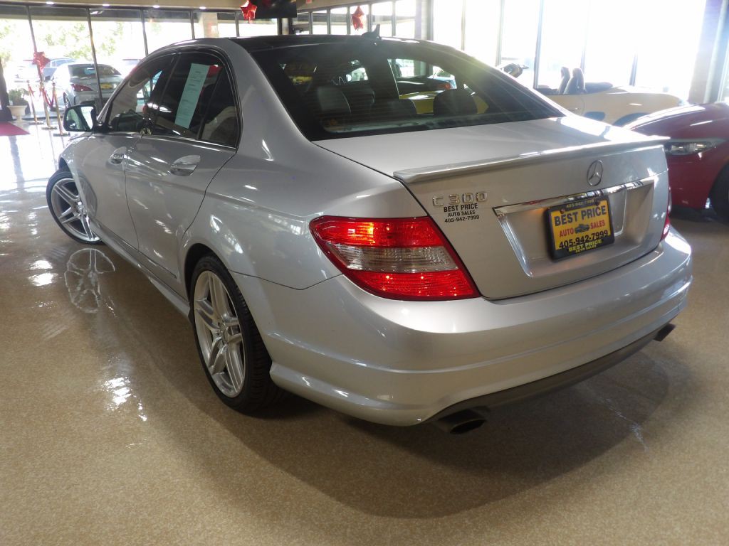 2009 Mercedes-Benz C-Class Image 4