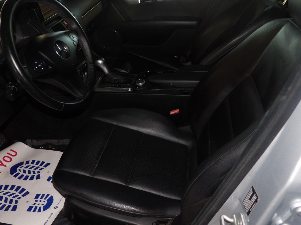 2009 Mercedes-Benz C-Class Image 11
