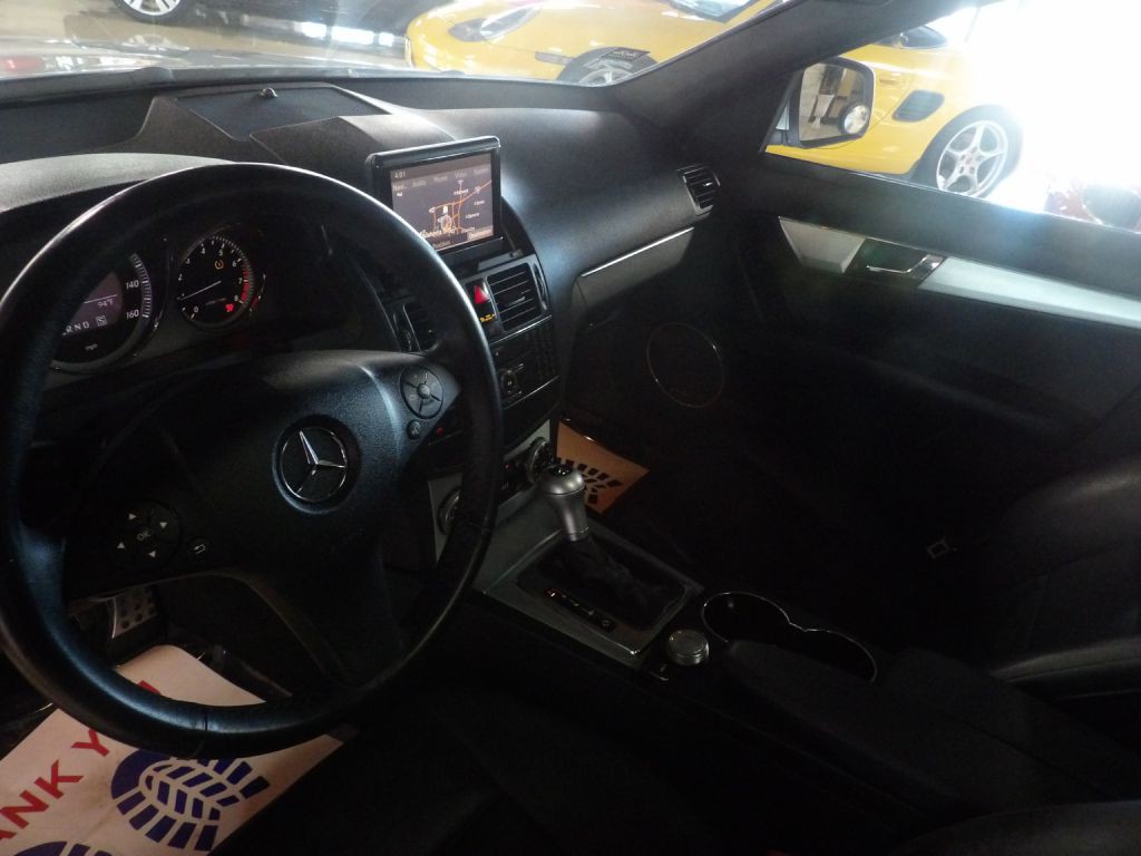 2009 Mercedes-Benz C-Class Image 20