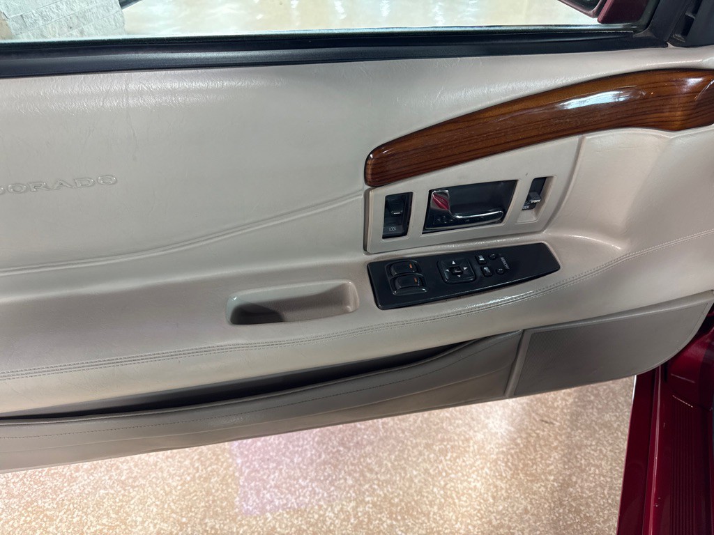 2000 Cadillac Eldorado Image 9