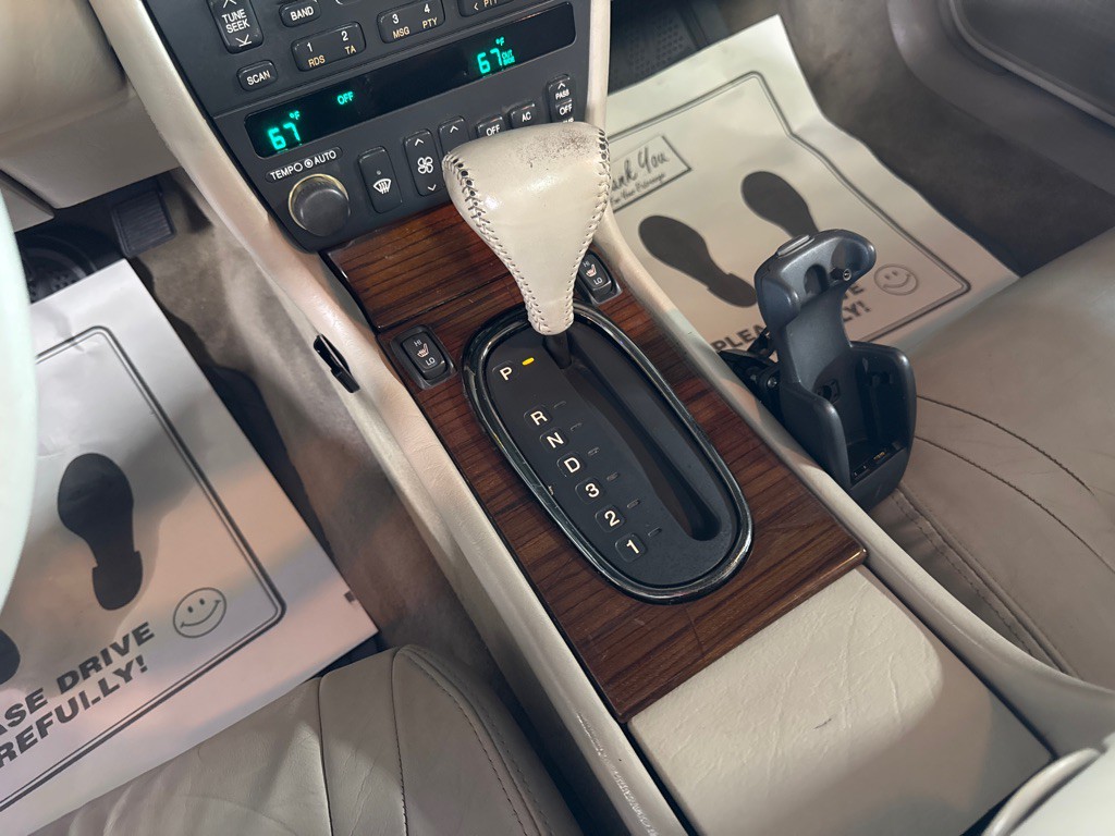 2000 Cadillac Eldorado Image 13