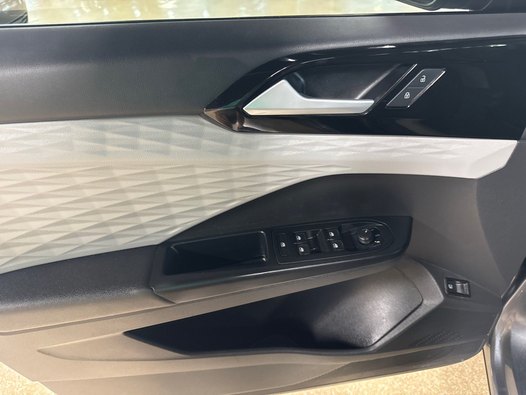 2022 Volkswagen Taos Image 9
