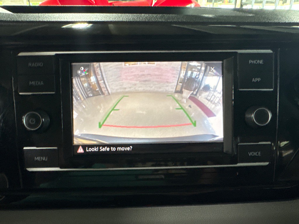 2022 Volkswagen Taos Image 15