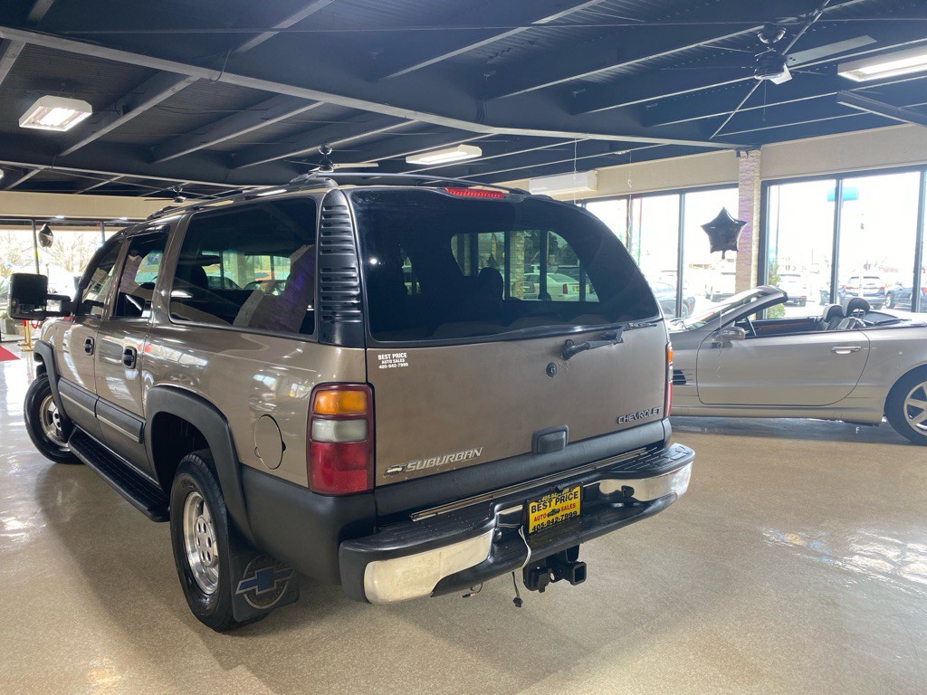 2003 Chevrolet Suburban Image 4