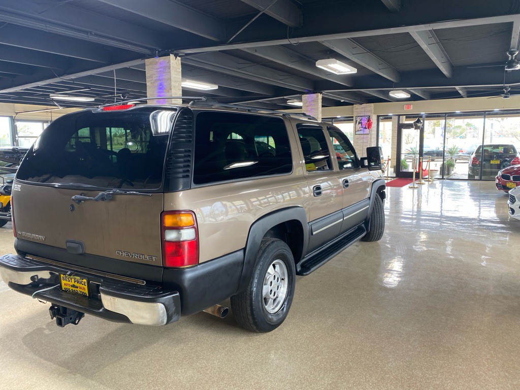 2003 Chevrolet Suburban Image 5