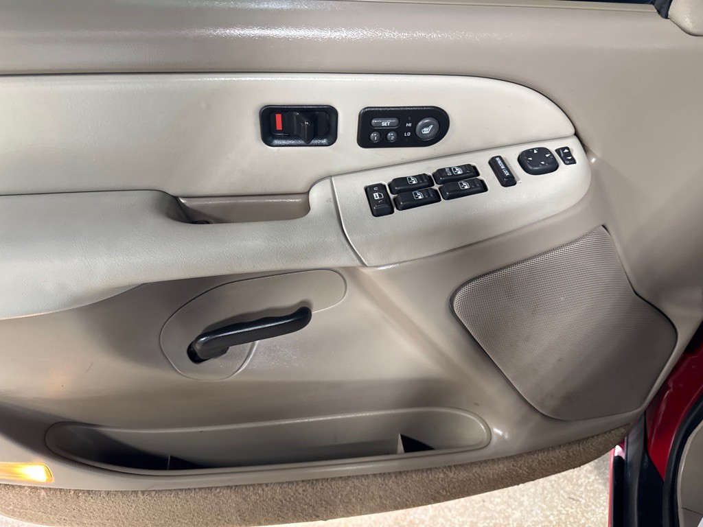 2002 GMC Yukon Image 10
