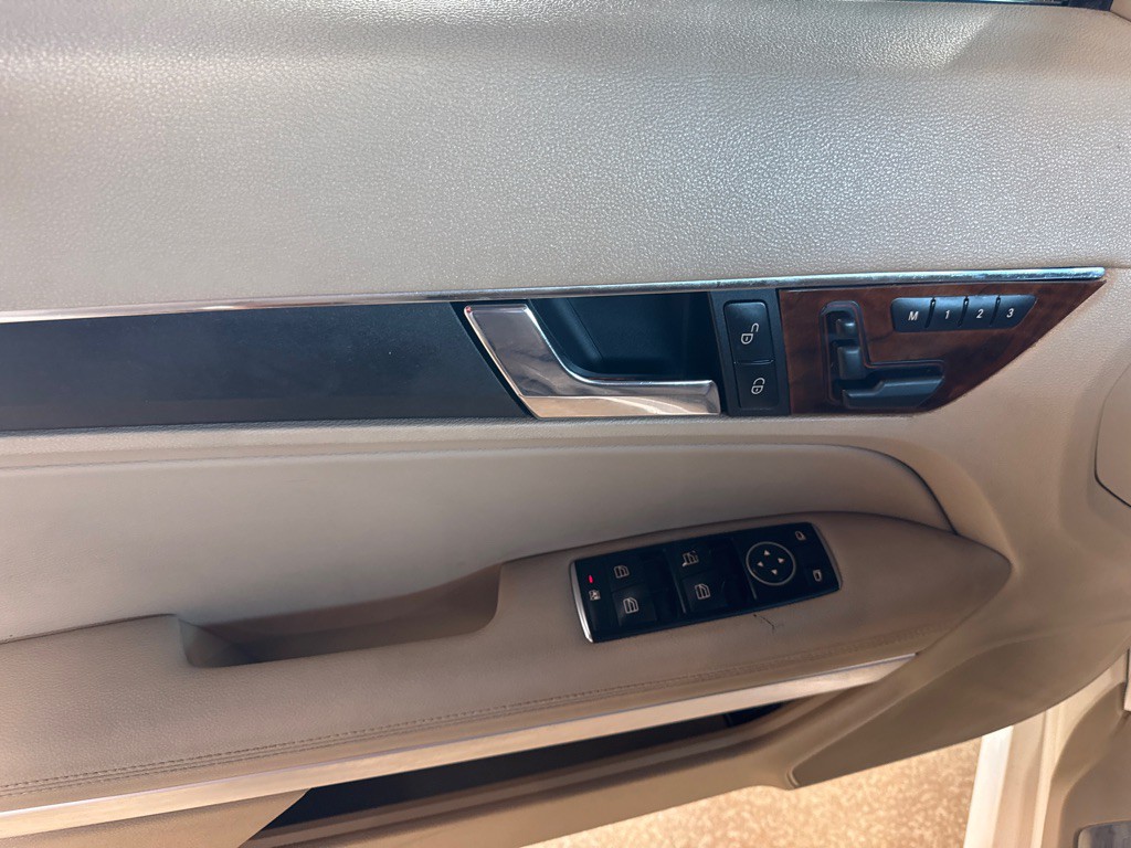 2011 Mercedes-Benz E-Class Image 11