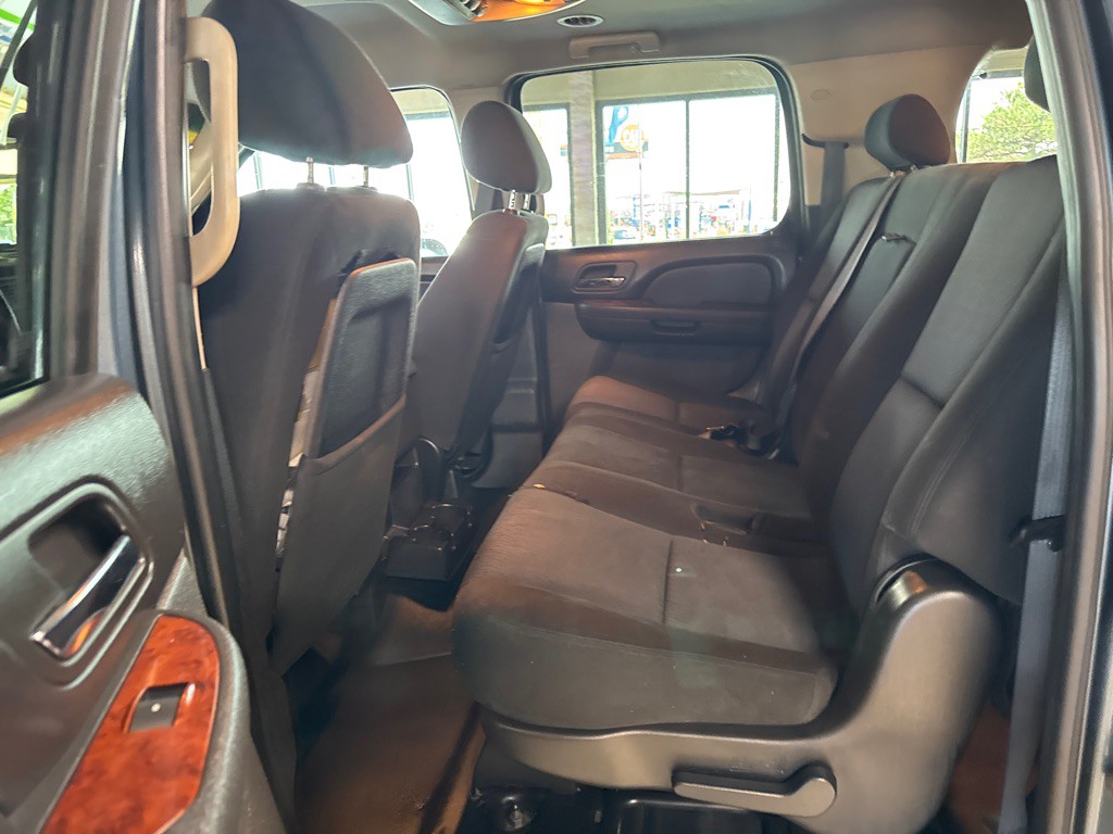 2010 GMC Yukon Image 11