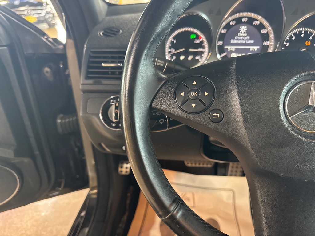2010 Mercedes-Benz C-Class Image 10